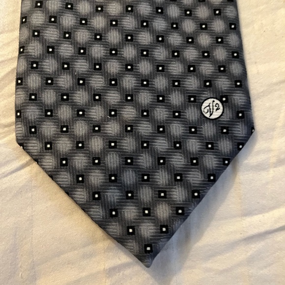 Gianni Versace V2 100% silk tie - Picture 7 of 9